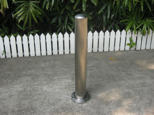 304 Stainless Steel Metal Parking Bollards Weather Resistant 895mm Height