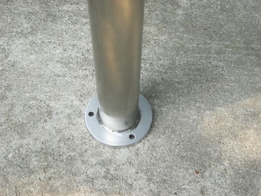304 Stainless Steel Metal Parking Bollards Weather Resistant 895mm Height