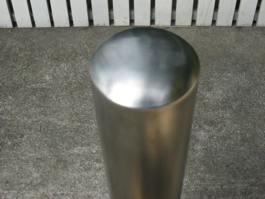 304 Stainless Steel Metal Parking Bollards Weather Resistant 895mm Height